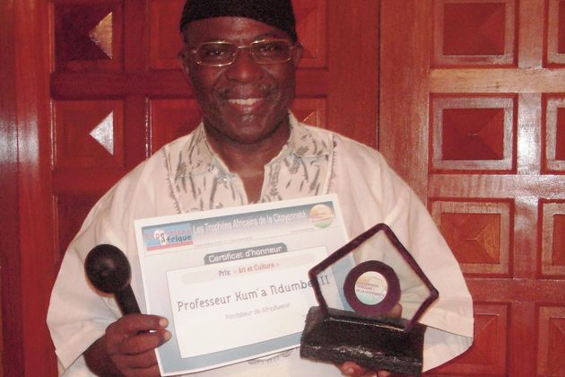 AfricAvenir Awards - Prince Kum'a Ndumbe III Trophée Africaine de la Citoyenneté